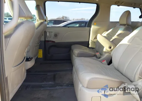 2011 Toyota Sienna Limited V6 z USA, uszkodzony, nr VIN 5TDYK3DC2BS116044